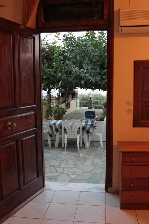 Ballas Apartments Agia Efimia Номер фото