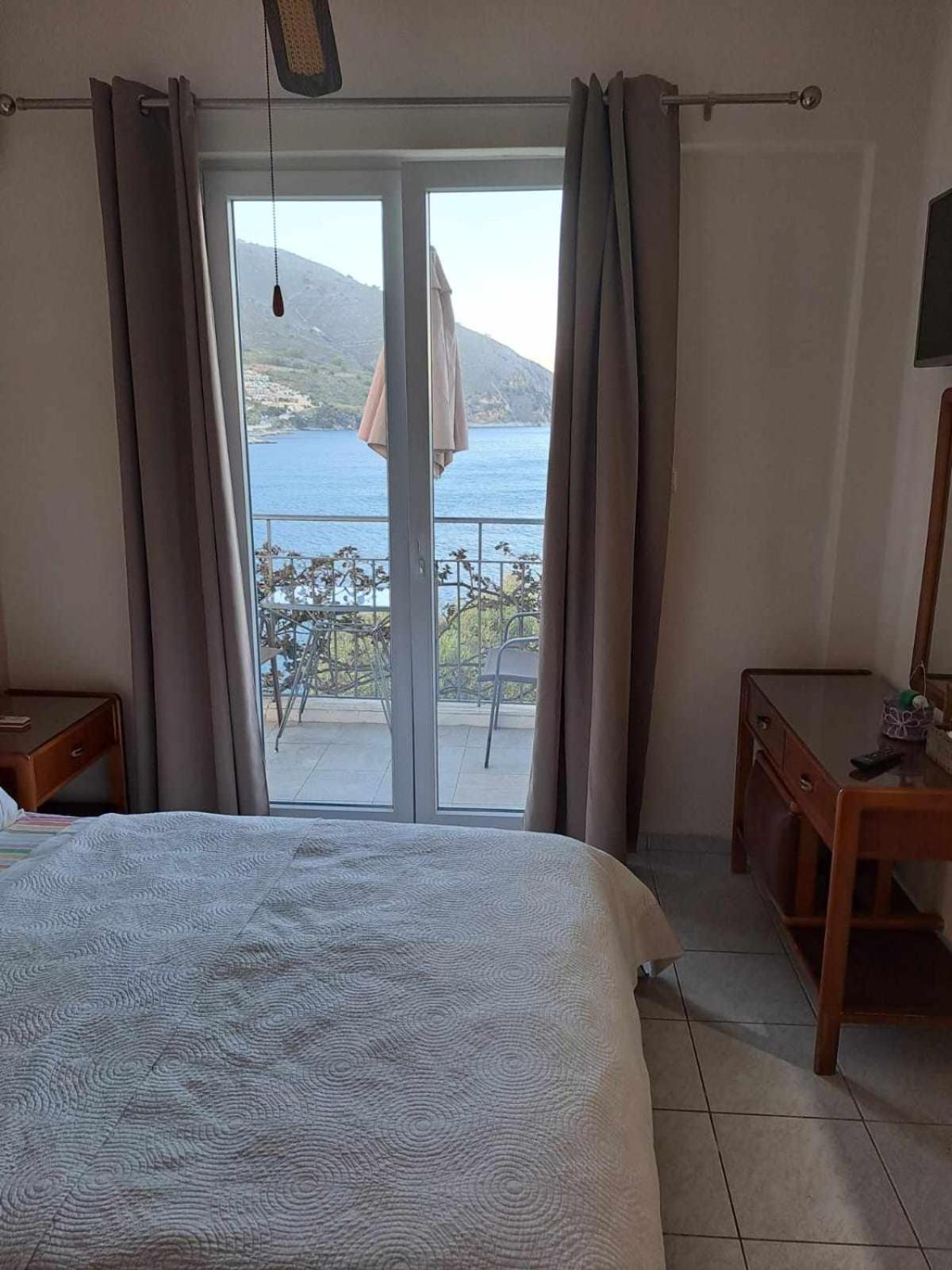 Ballas Apartments Agia Efimia Екстер'єр фото