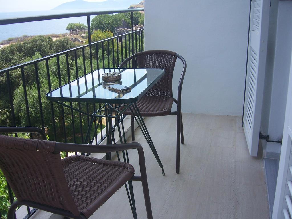 Ballas Apartments Agia Efimia Номер фото
